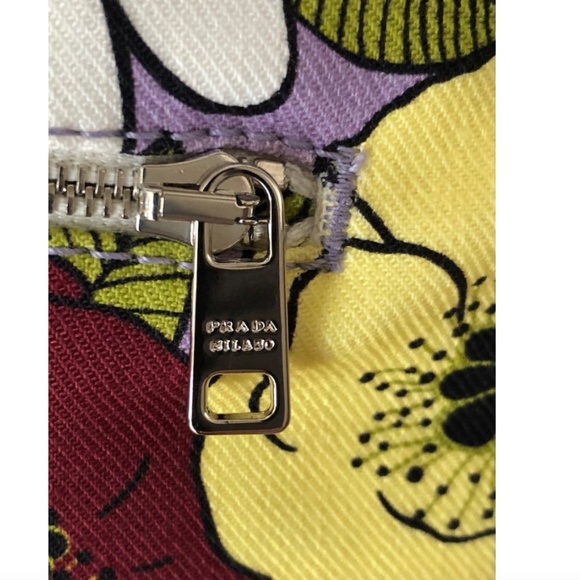 PRADA Floral Print Knee-Length Skirt - Picture 12 of 16